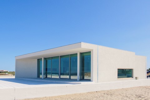 Equipamento de Apoio à Praia de Quião