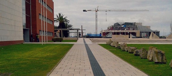 Pavimento tátil na Universidade de Aveiro